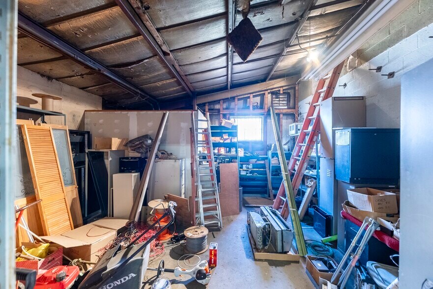 More Photos Of 447 Broadway, Ulster Park Office For Sale