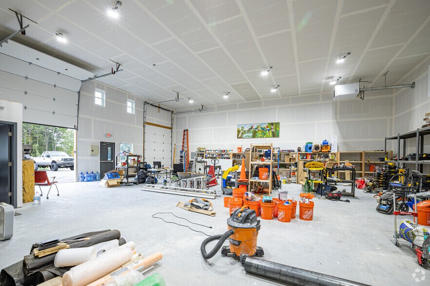 More Photos Of 310 Route 9, Waretown Flex For Lease