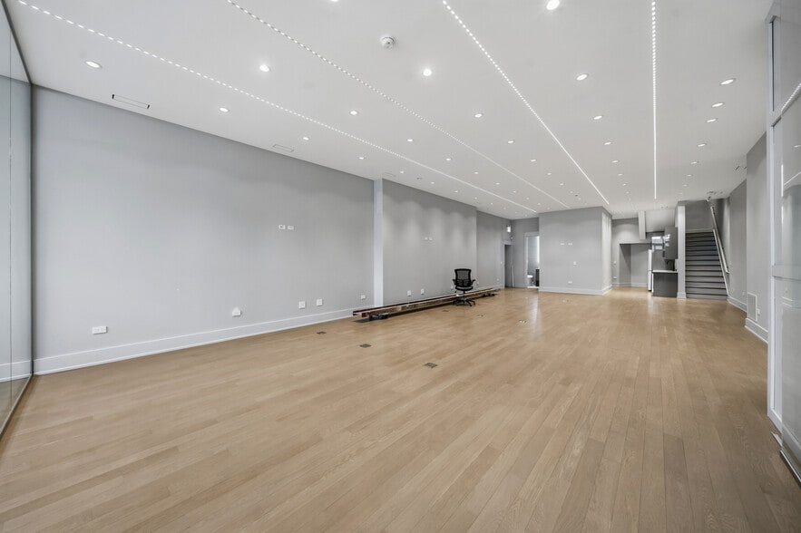 More Photos Of 619 W Randolph St, Chicago Restaurant For Sale