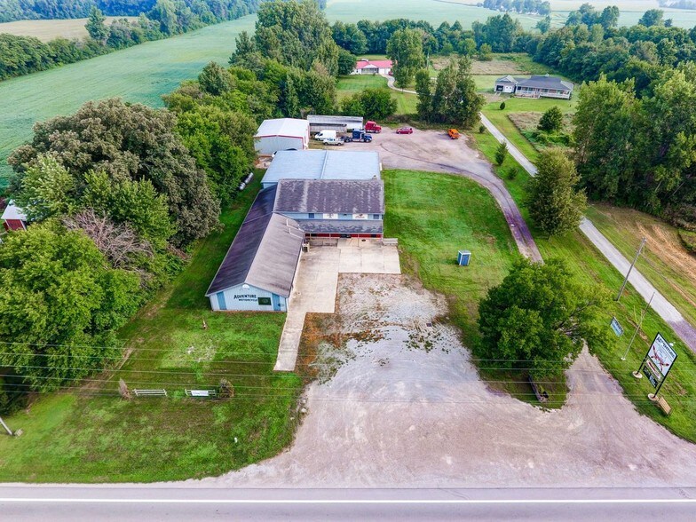 More Photos Of 20660 W Bowling Green Road, Weston Auto Repair For Lease