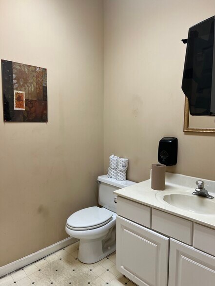 More Photos Of 601 Kellam Rd, Dublin Warehouse For Sale