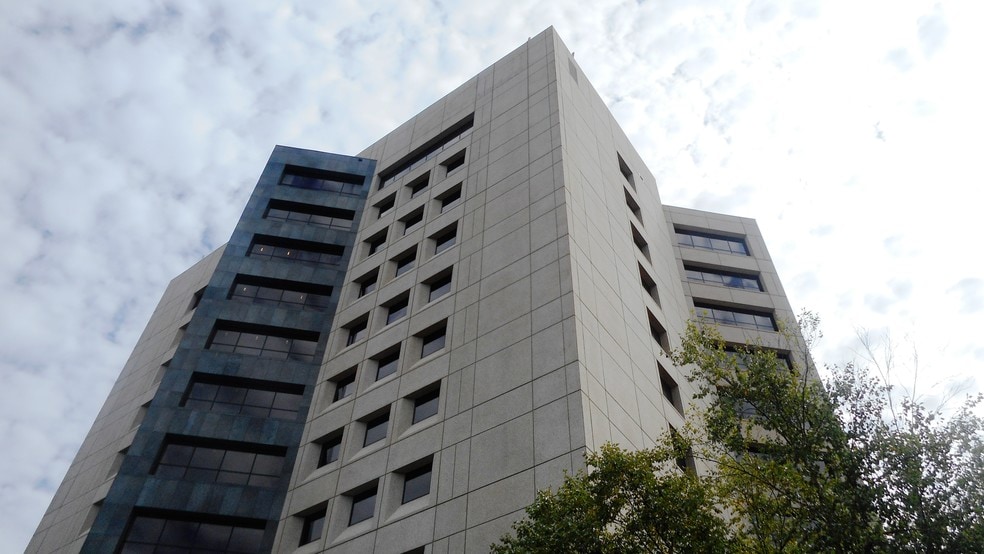 More Photos Of 1 Allied Dr, Little Rock Office For Sale