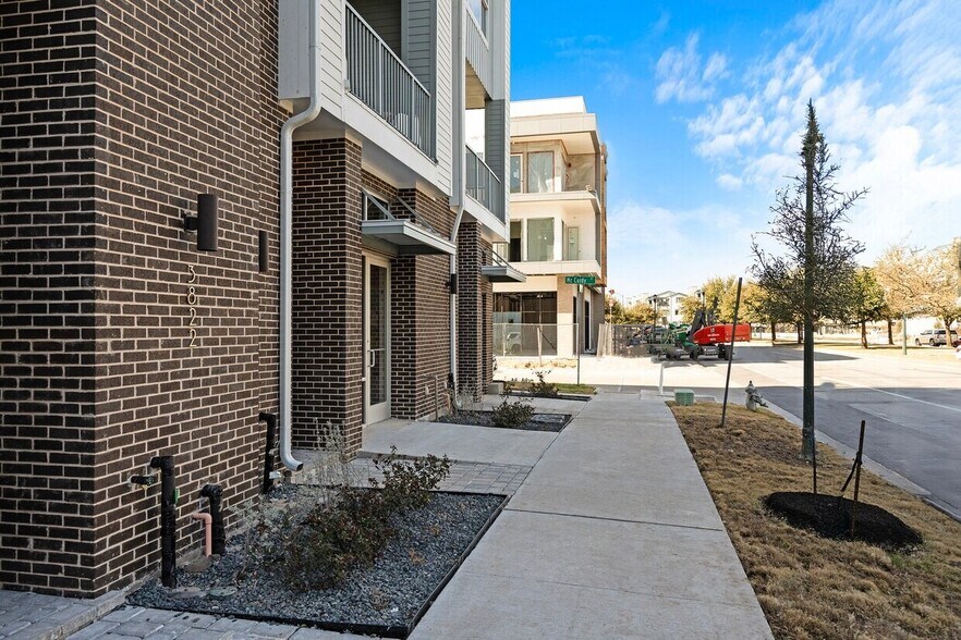 More Photos Of 3824 Berkman Dr, Austin Office Residential For Sale