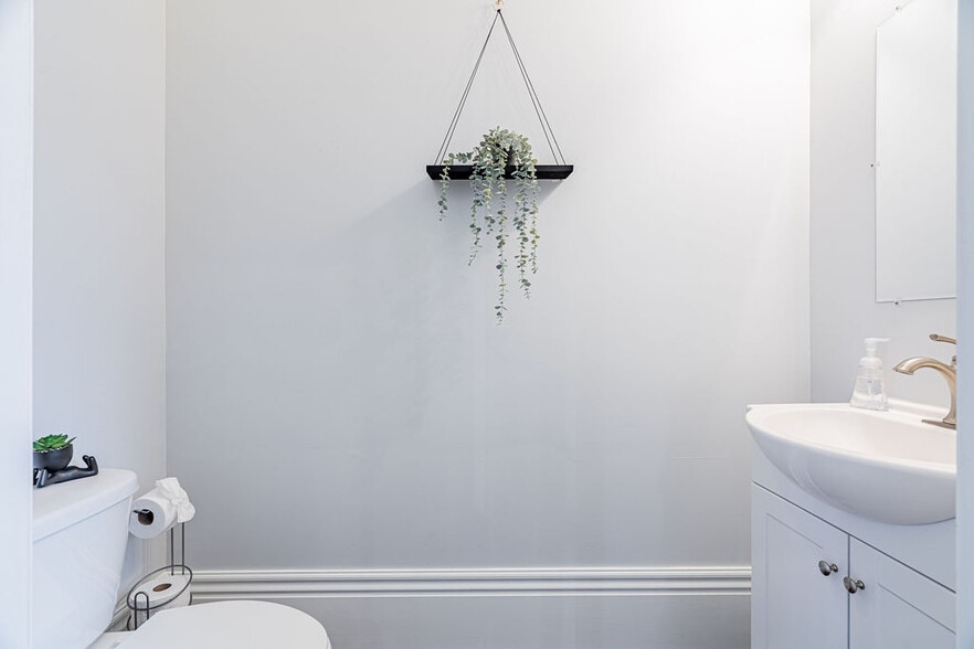 More Photos Of 1201 Baronne St, New Orleans Hotel For Sale