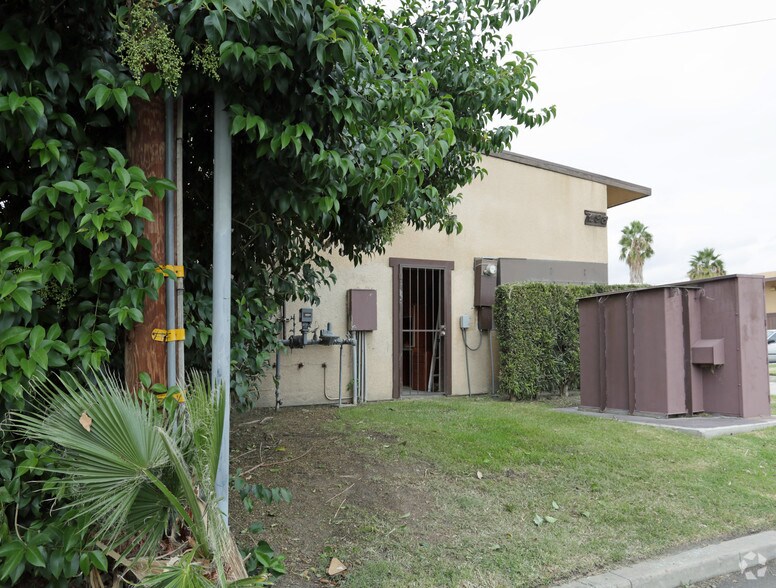 More Photos Of 298 S Pershing Ave, San Bernardino Warehouse For Sale