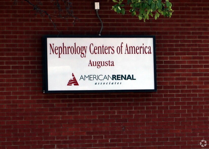 More Photos Of 1002 Telfair St, Augusta Flex For Lease