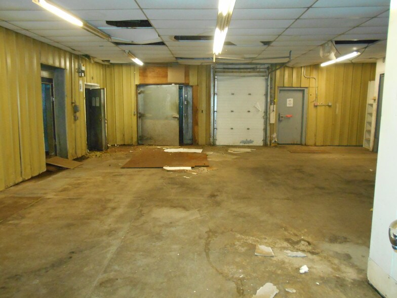 More Photos Of 7275-7289 W Main St, Lima Storefront For Lease