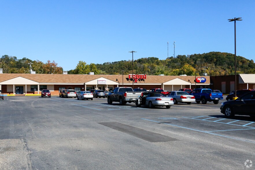 More Photos Of 2-20 Perry Morris Sq, Milton Freestanding For Lease