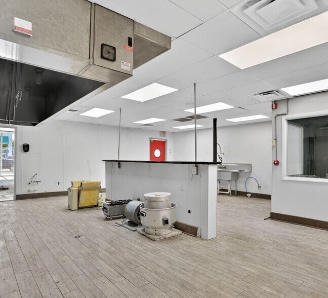 More Photos Of 69 NW 27th Ave, Miami Storefront Retail Office For Sale