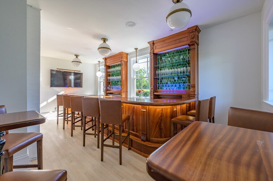 More Photos Of 2 Kemble St, Lenox Hospitality For Sale