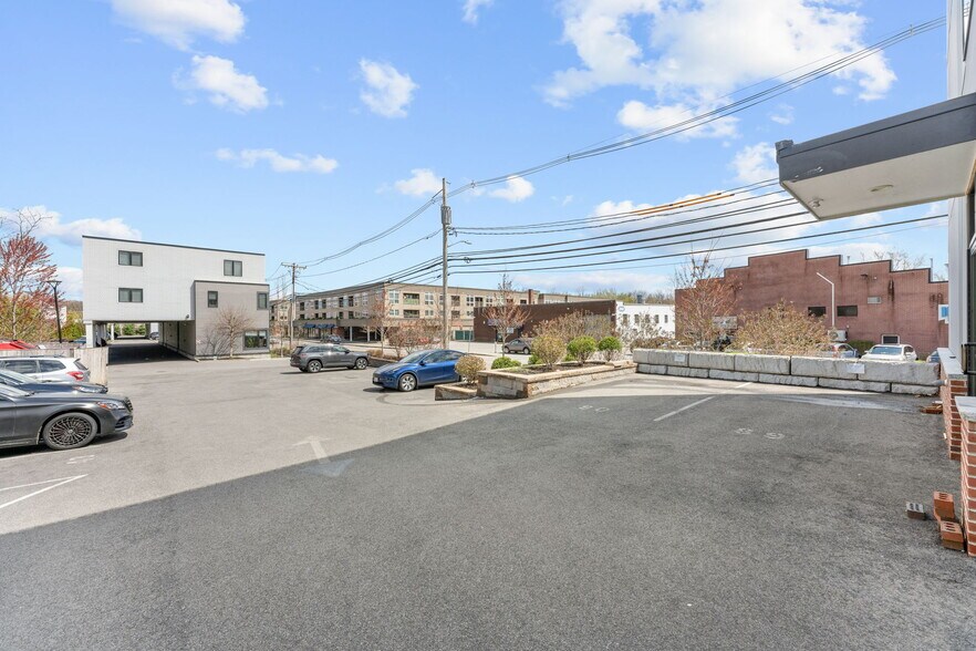 More Photos Of 385 Pleasant St, Watertown Apartments For Lease