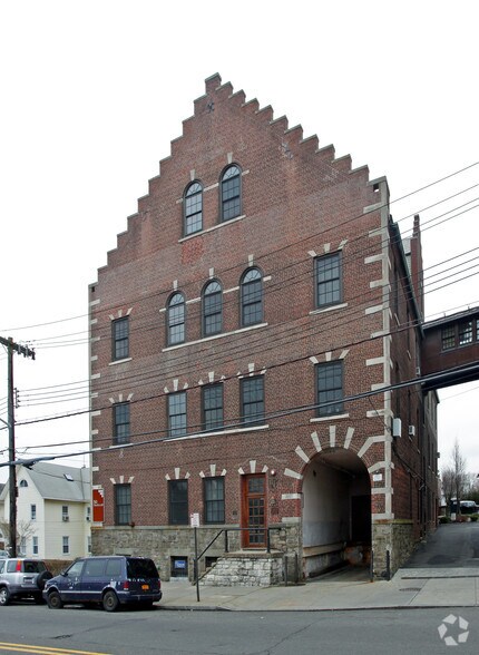 Primary Photo Of 50 Webster Ave, New Rochelle Loft Creative Space For Sale