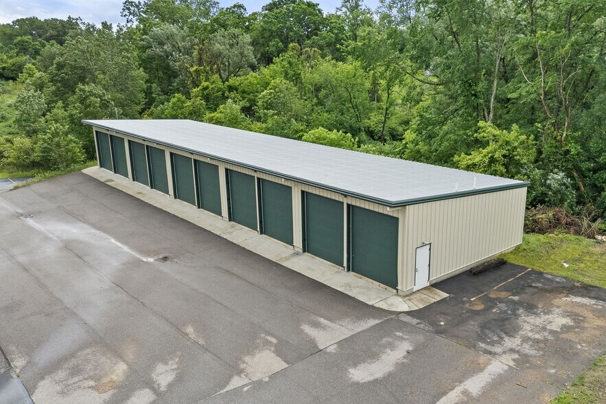 More Photos Of 1075 National Pky, Mansfield Office For Sale