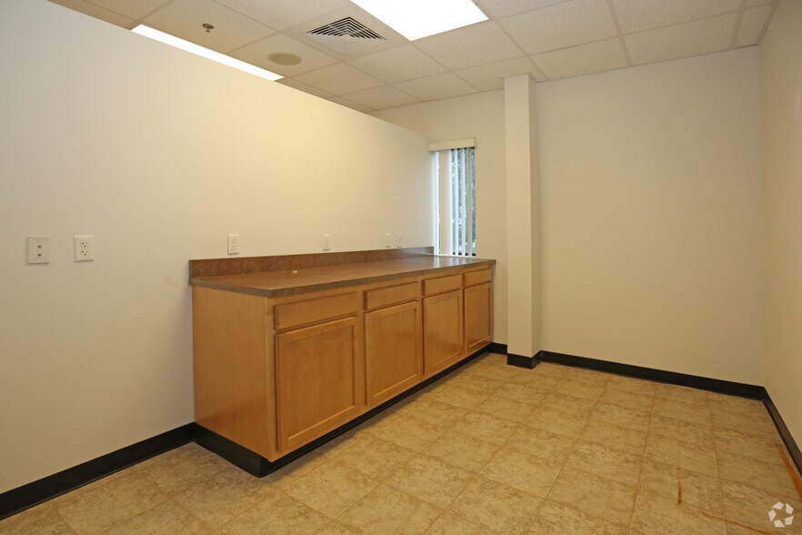 More Photos Of 1610 W International Speedway Blvd, Daytona Beach Medical For Sale