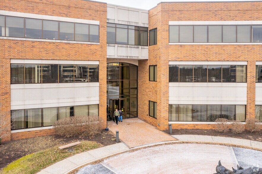 More Photos Of 3701 Corporate Pky, Center Valley Office For Lease