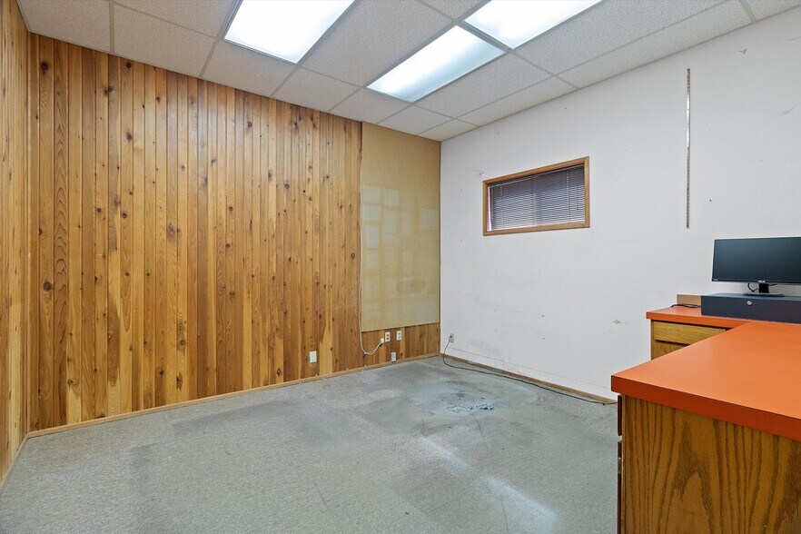 More Photos Of 6305 SW Highway 101, Lincoln City Warehouse For Sale