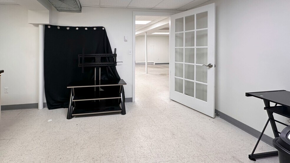 More Photos Of 14 Maple St, Terryville Office For Lease