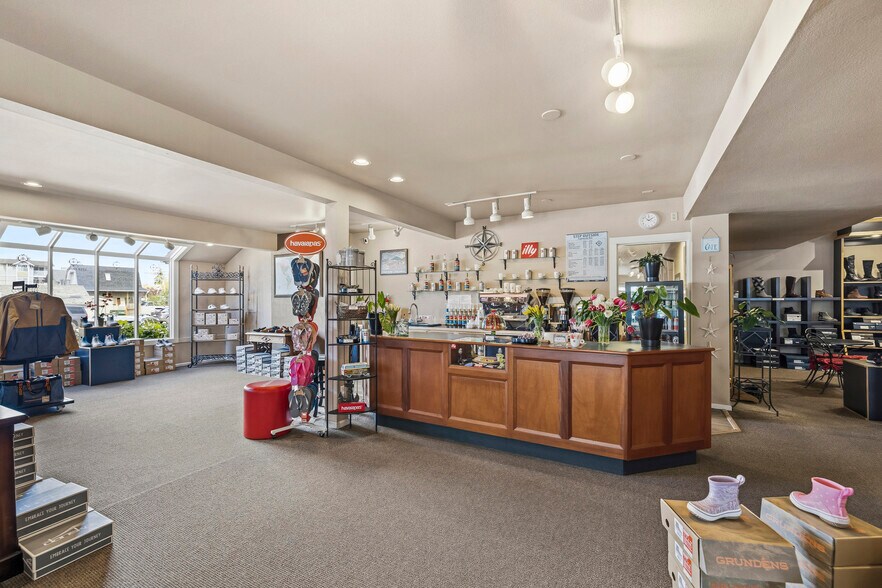 More Photos Of 101-107 S 1st St, La Conner Storefront For Sale