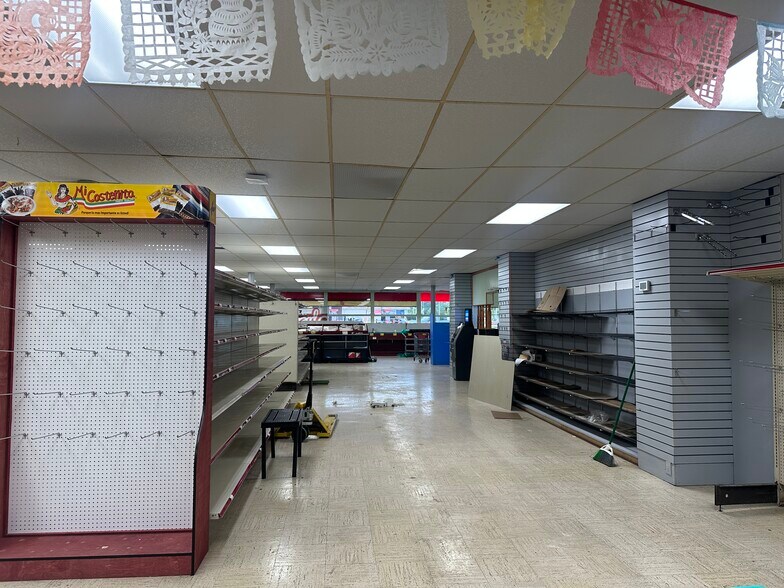 More Photos Of 5501 S Madison Ave, Indianapolis Freestanding For Lease