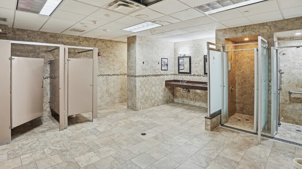 More Photos Of 117-133 Merrick Ave, Merrick Storefront For Lease