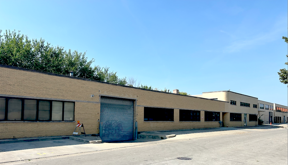 More Photos Of 3450 N Kostner Ave, Chicago Manufacturing For Lease