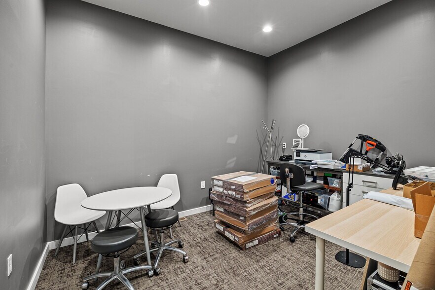 More Photos Of 2702 Ashland Ave, Saint Joseph Freestanding For Sale