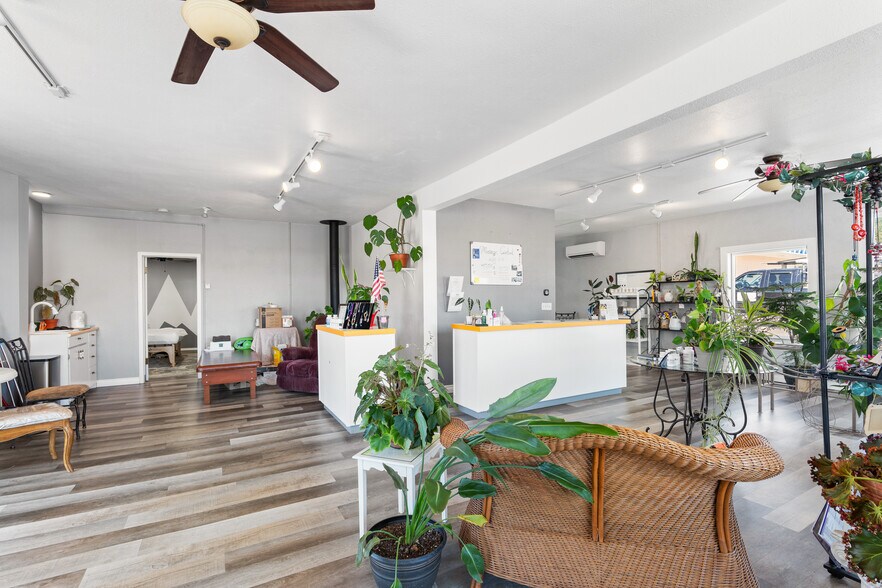 More Photos Of 119 S Calapooia St, Sutherlin Freestanding For Sale