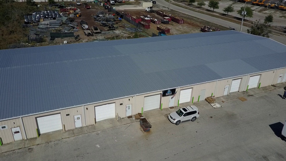 More Photos Of 2360 Clark St, Apopka Warehouse For Lease