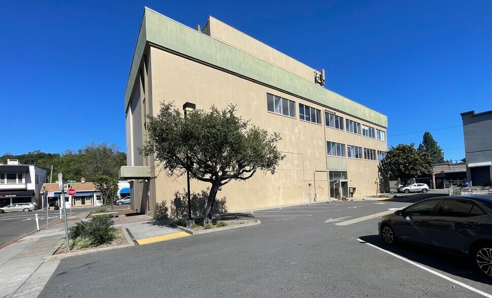 More Photos Of 305 San Anselmo Ave, San Anselmo Storefront Retail Office For Lease