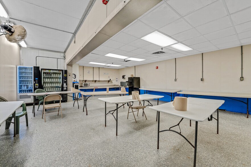 More Photos Of 86 Macarthur Dr, New Bedford Warehouse For Sale