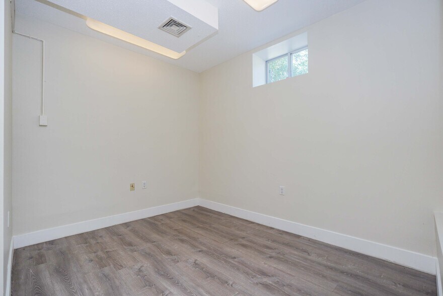 More Photos Of 76 Battery Ave, Brooklyn Apartments For Lease