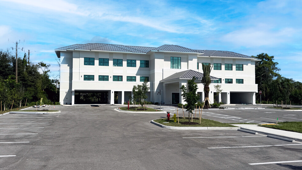 Primary Photo Of 6100 Trail Blvd, Naples Medical For Sale