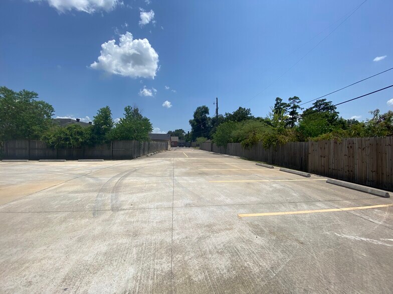 More Photos Of 2401 N 16th St, Orange Land For Sale