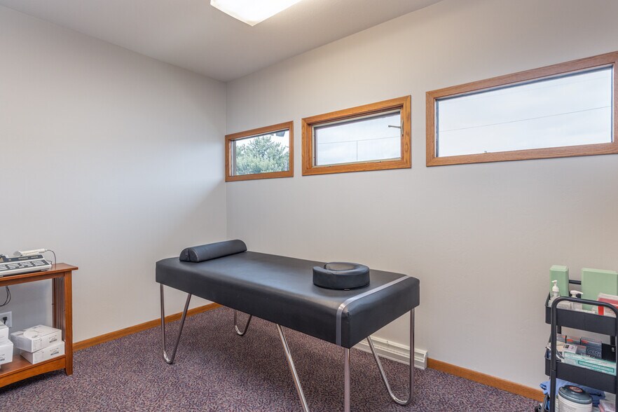 More Photos Of 1650 S Main St, Oshkosh Office For Sale