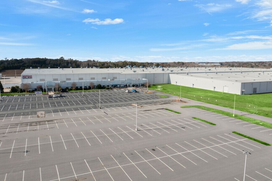 More Photos Of 100 Morgan Olson Way, Ringgold Manufacturing For Lease