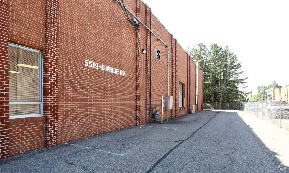 More Photos Of 5519 Pride Rd, Richmond Warehouse For Lease