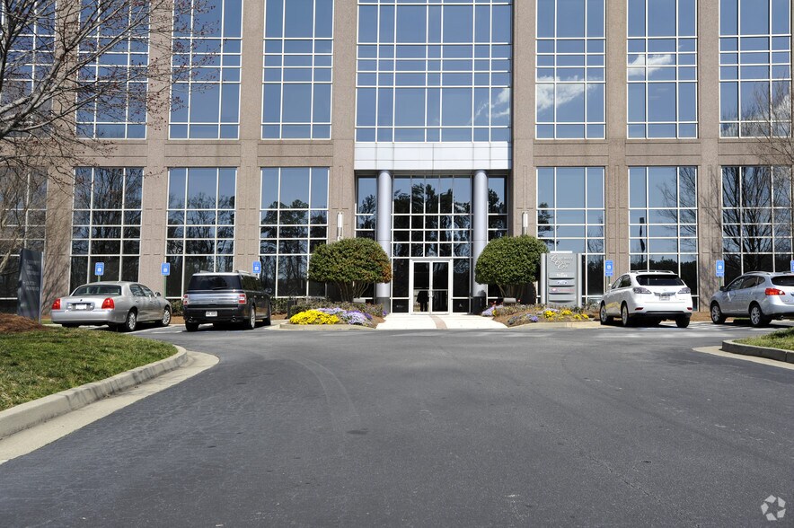 More Photos Of 13010 Morris Rd, Alpharetta Office For Lease