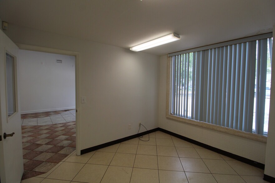 More Photos Of 2208 58th Ave E, Bradenton Warehouse For Sale