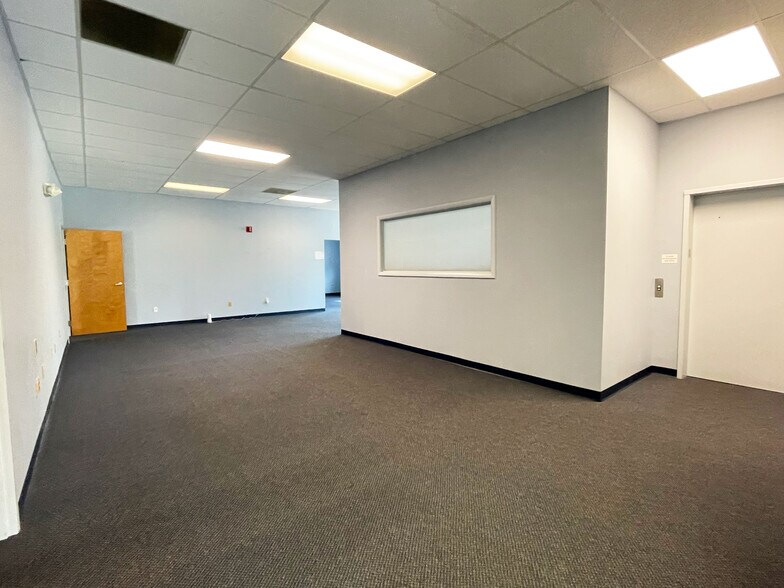 More Photos Of 726 N Cherry St, Winston-Salem Office For Sale