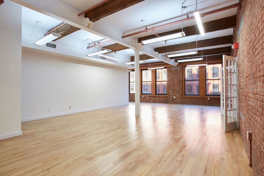 More Photos Of 179 Franklin St, New York Office Residential For Lease