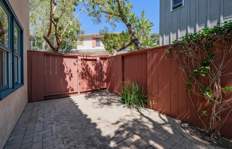 More Photos Of 1107-1111, Santa Barbara Multifamily For Sale