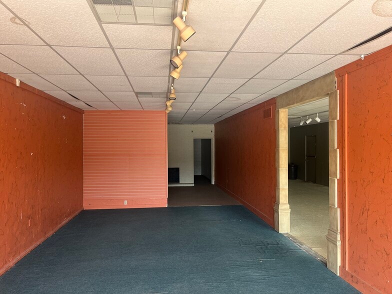 More Photos Of 7612-7628 N Western Ave, Oklahoma City Freestanding For Lease