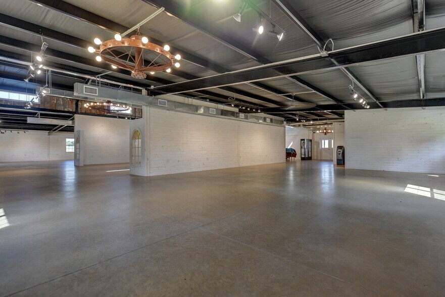 More Photos Of 2260 Texas 237, Round Top Warehouse For Sale