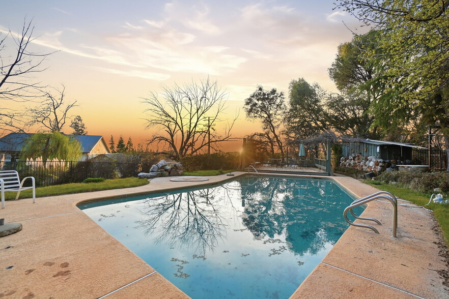 More Photos Of 21645 Parrotts Ferry Rd, Sonora Specialty For Sale