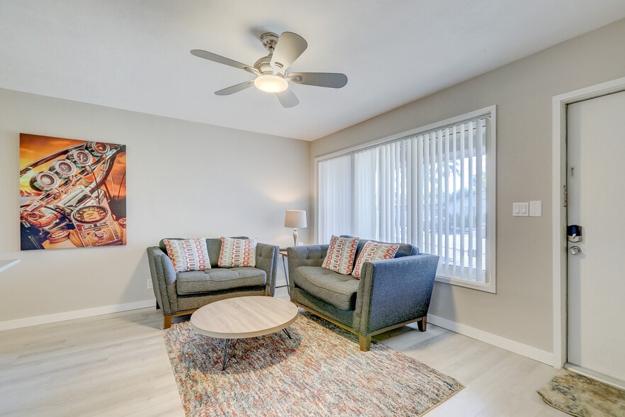 More Photos Of 1100 NE 18th Ct, Fort Lauderdale Apartments For Sale