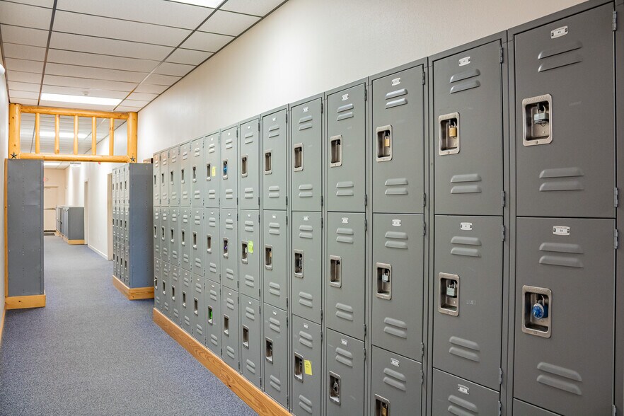 More Photos Of 6900 US Highway 190 W, Livingston Bowling Alley For Sale