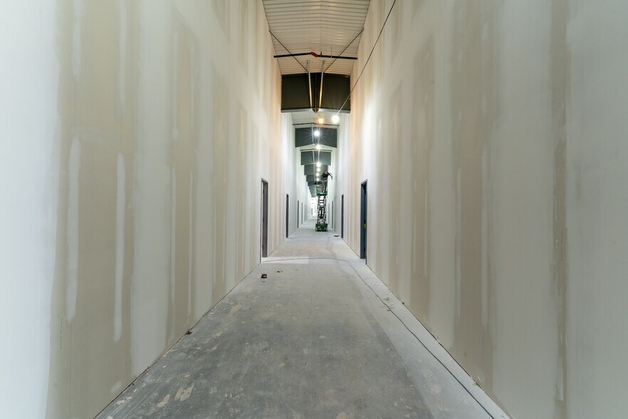More Photos Of 595 1st St, Hanover Warehouse For Lease