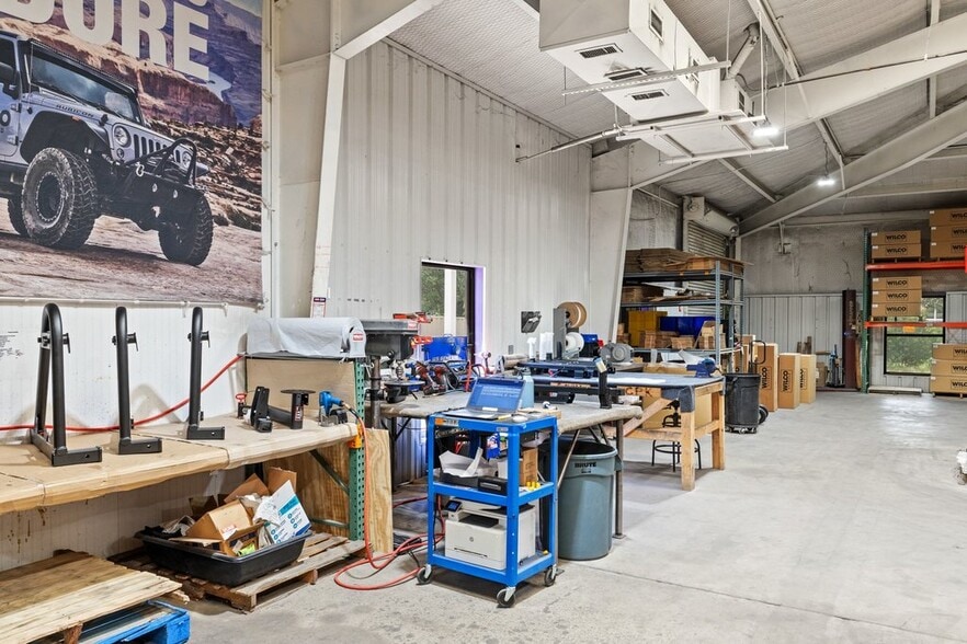 More Photos Of 101 John Kelly St, Burnet Industrial For Sale