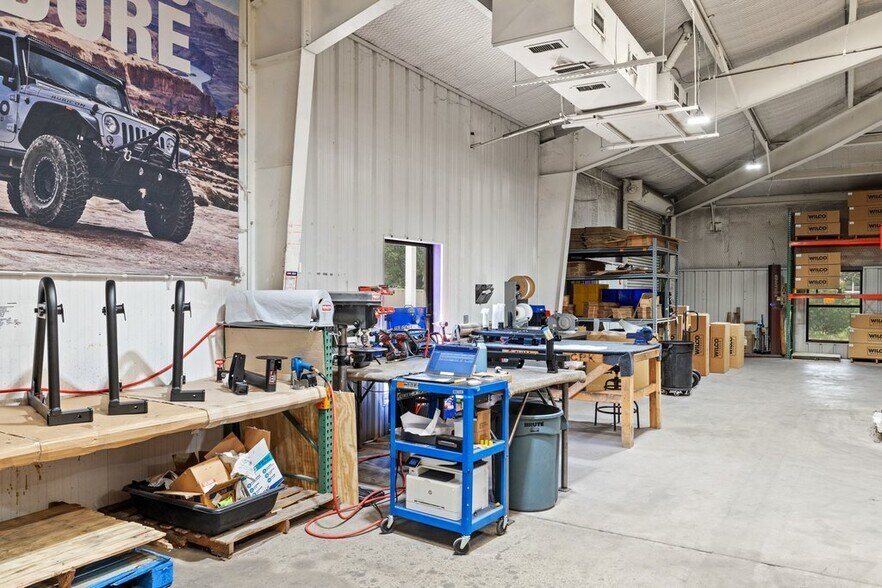 More Photos Of 101 John Kelly St, Burnet Industrial For Sale