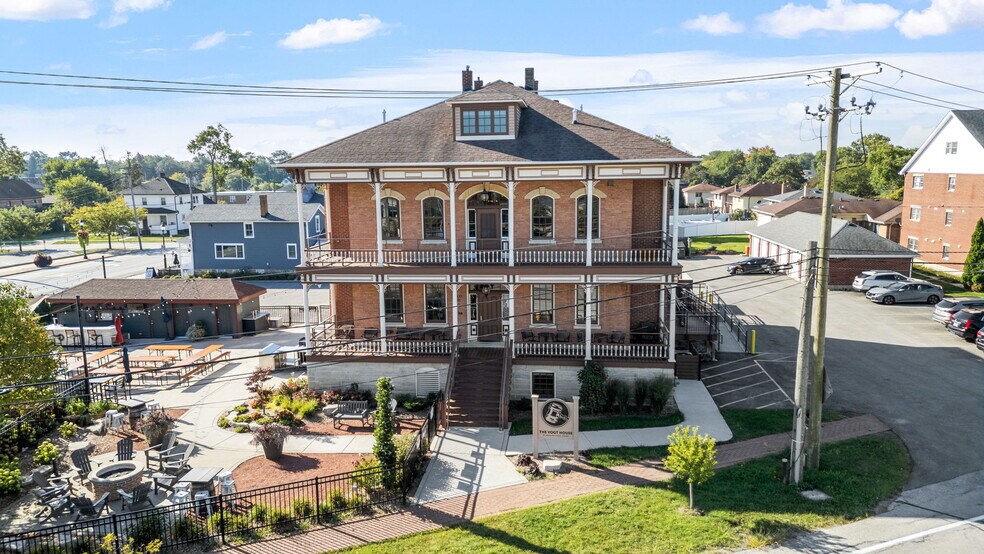 More Photos Of 6811 Hickory St, Tinley Park Bar For Sale